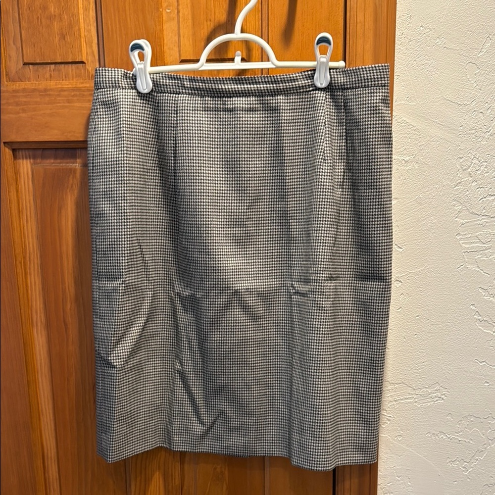 Talbots Gray Houndstooth Pencil Skirt